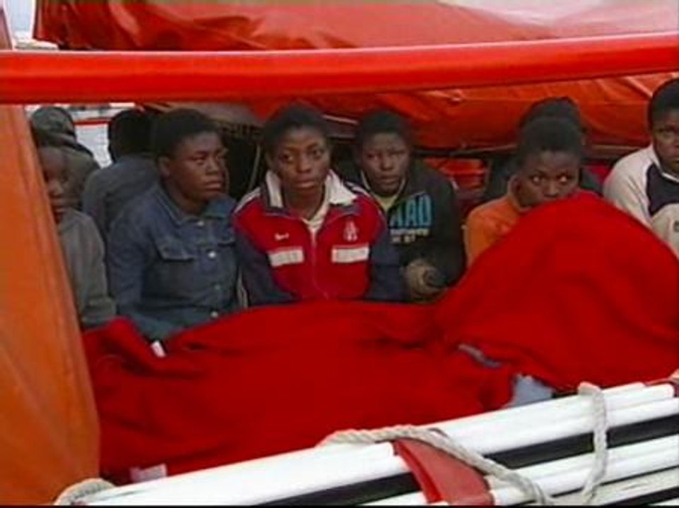 73 inmigrantes, ocho de ellos niños, llegan a Granada