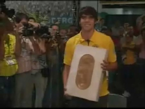 'Kaká' deja su huella en la Calzada de la Fama