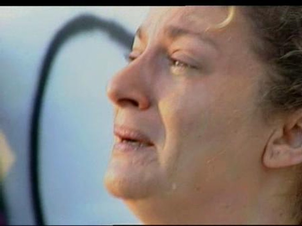 Los vecinos del barrio desalojado en Tenerife pasan su primera noche fuera de casa