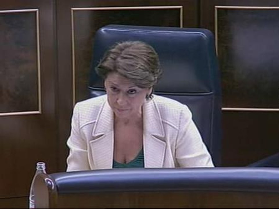 La ministra de Fomento vuelve a enfrentarse con el PP a causa de las filtraciones del accidente
