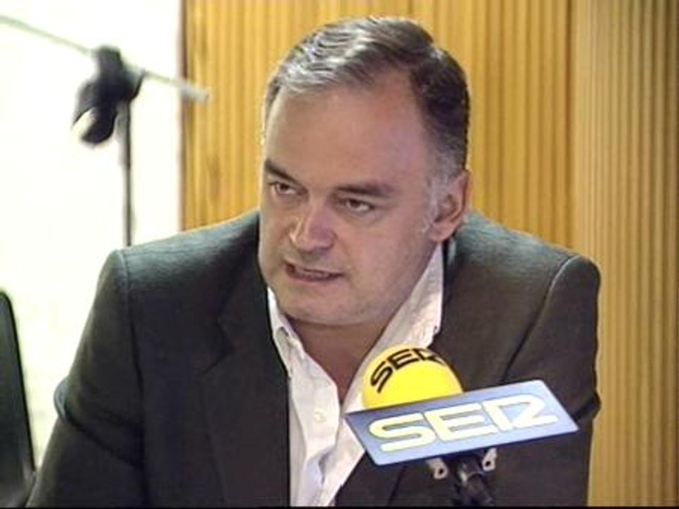 "Suficiente tendrá Rajoy hoy con ir al desfile y pasar toda la mañana allí"