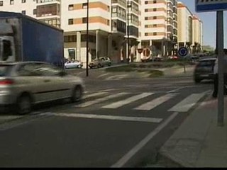 Una mujer ingresada en la UCI en Vigo tras salvar a sus hijos de ser atropellados