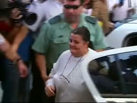 La mujer de Santiago Del Valle, Isabel García, acude a los juzgados para declarar por segunda vez