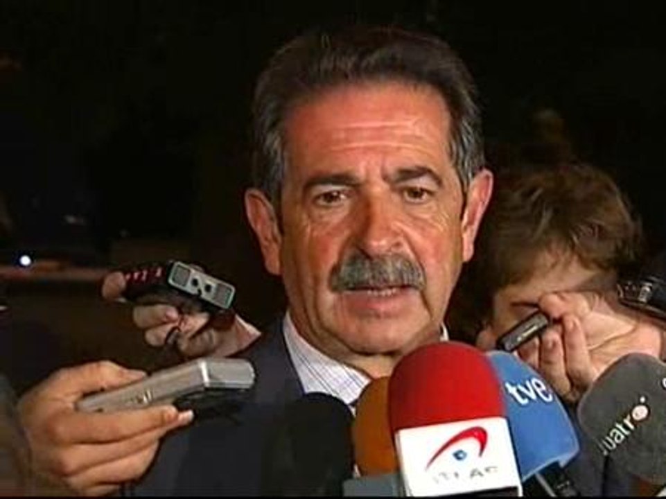 Revilla pide al PNV que abandone "su ambigüedad" frente a ETA