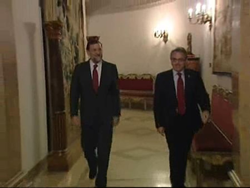 Rajoy y Sanz afirman que el pacto goza de "buena salud"