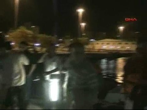 Se hunde un barco en Turquia con 150 persona a bordo