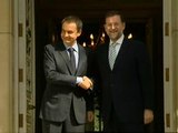 Zapatero recibe a Rajoy en Moncloa