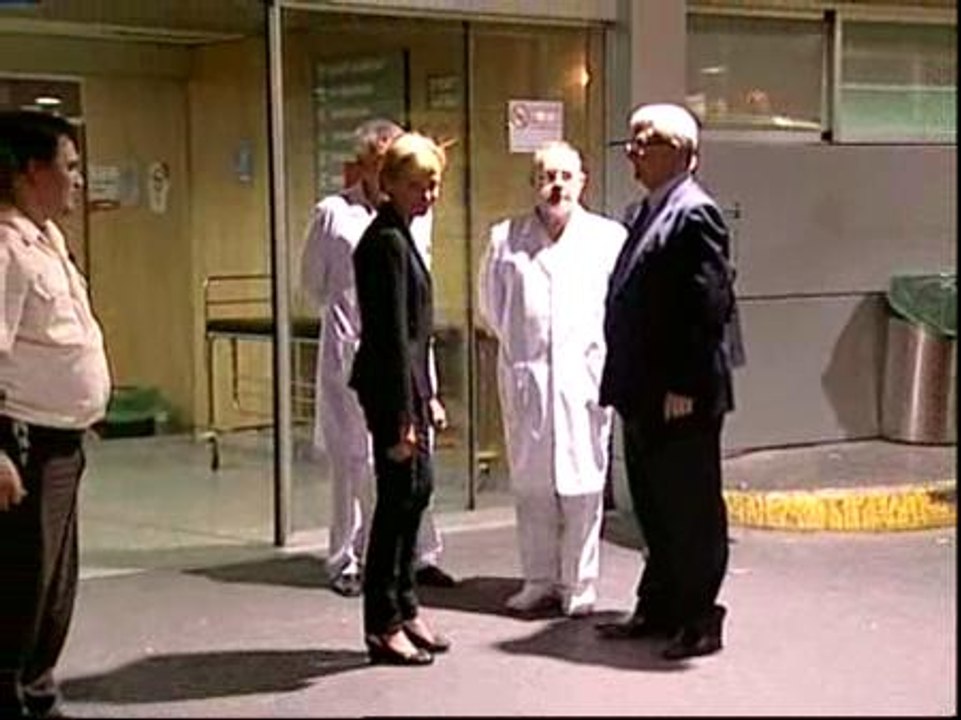 De la Vega visita a los heridos en los hospitales de "La Paz" y "Ramón y Cajal"