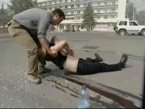 Muere un periodista holandés en Gori por los bombardeos rusos