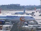 Un vuelo Barcelona-Cancún vuelve al aeropuerto por una avería  en el tren de aterrizaje