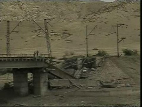 Rusia vuela un puente cerca de Tiflis horas después del alto el fuego