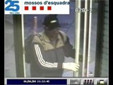 Los Mossos detienen a un hombre que atracaba en cajeros automáticos