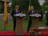 Lula ofrece a Uribe ayuda para luchar contra las FARC
