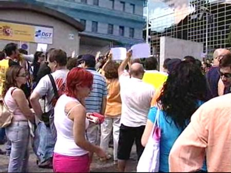 Los aspirantes a profesor de autoescuela denuncian la "estafa" de las pruebas de acceso