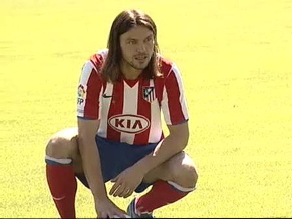 Ujfalusi cierra las presentaciones del Atlético