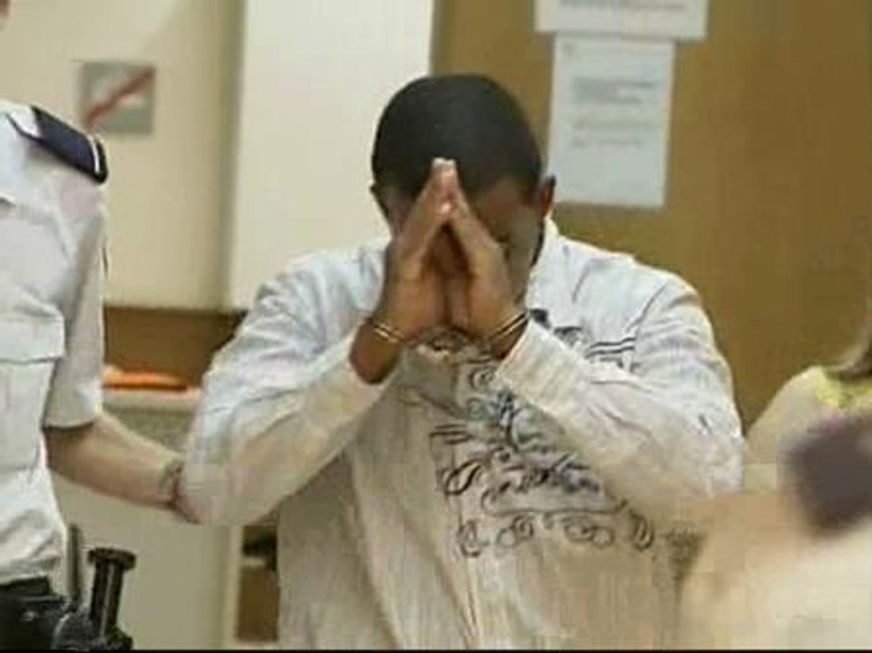 El acusado de matar a un bebé por estropearle una partida echa a la culpa a su vicio por las videoconsolas