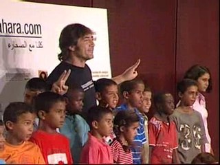 Bardem da la bienvenida a 300 niños saharauis