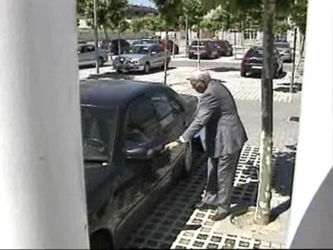 Luis Aragonés firma el finiquito y viaja a Estambul