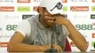 Dani Alves se despide entre lágrimas del Sevilla