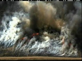 El fuego continúa arrasando California