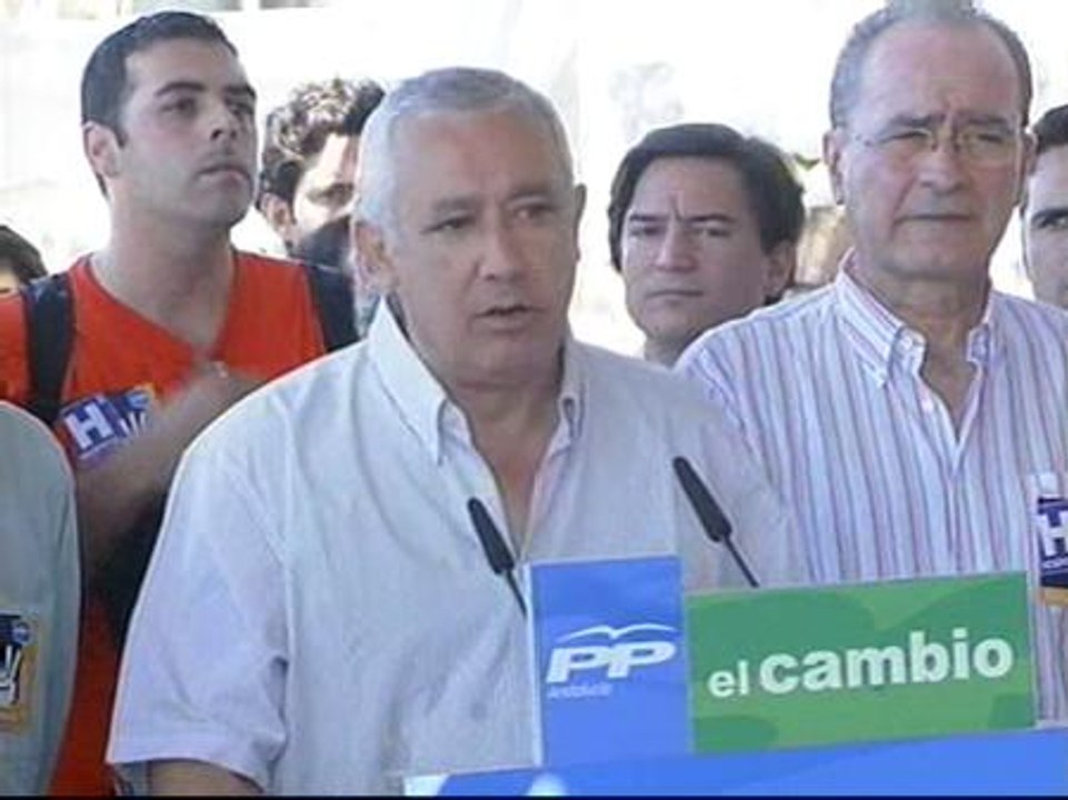 Arenas: "Ibarretxe se ha crecido por las medias tintas de Zapatero"