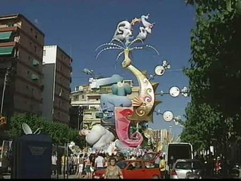 'El nacimiento de la tierra', primer premio de las Hogueras de San Juan
