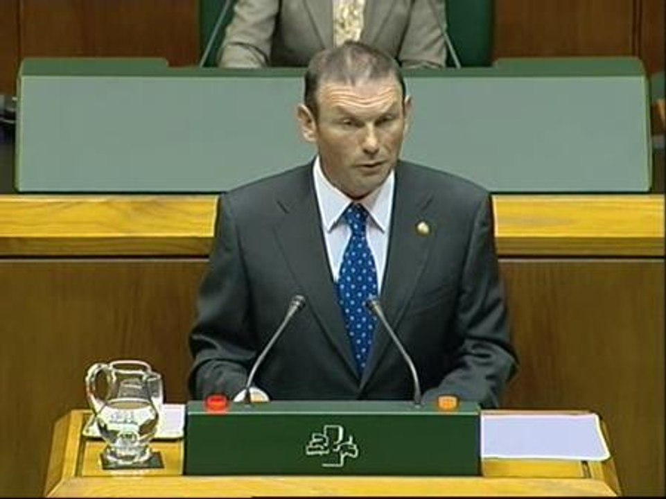 Ibarretxe: "No divide quien pregunta, sino quien prohíbe consultar"