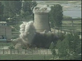 Corea del norte destruye su principal centro nuclear