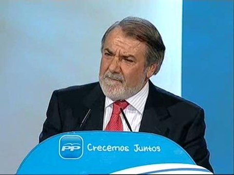 Mayor Oreja ensalza la figura de María San Gil