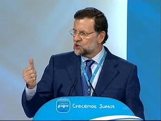 Rajoy: "No creo que este partido deba modificar una coma de sus principios"