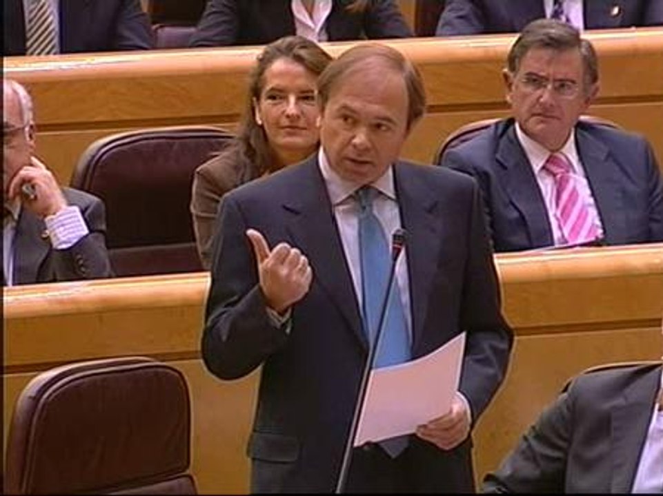 El PP acusa al Gobierno de "tapar la crisis"