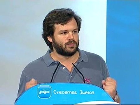 Uriarte anima a los jóvenes a que crean que beber agua en tu país y hablar tu idioma en tu país no es un privilegio territorial