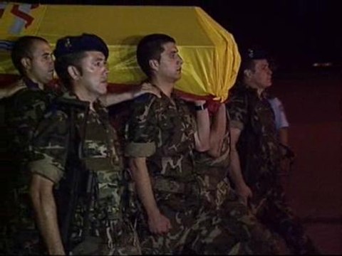 Llegan a España los féretros de los dos soldados fallecidos en Bosnia