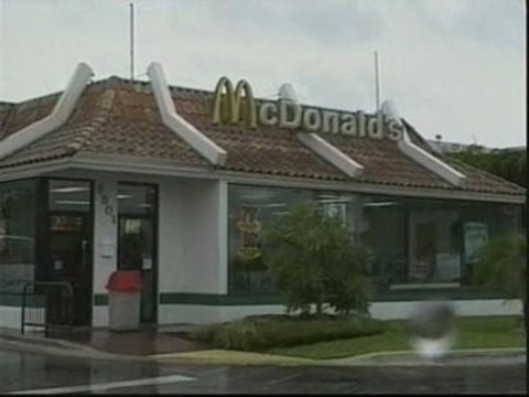 McDonald´s retira el tomate de sus hamburguesas en EEUU por precaución ante un brote de salmonela