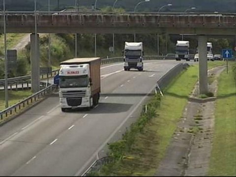 Decenas de transportistas autónomos emprenden su marcha hacia Madrid