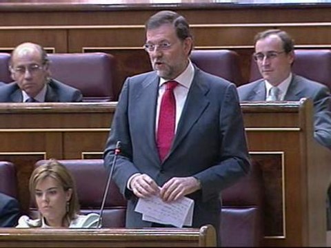 Rajoy acusa a Zapatero de negar la crisis