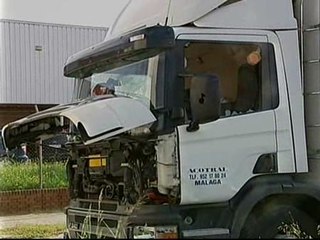 Los piquetes asaltan un camión