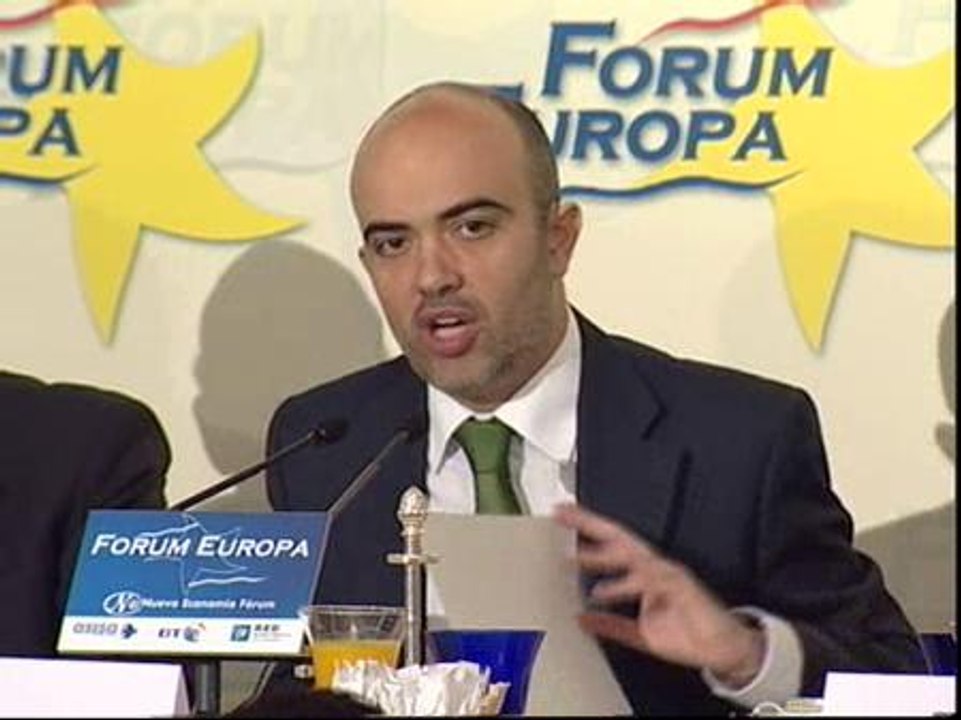 Sirera y Núñez Feijoo critican los motivos de Juan Costa para no presentarse