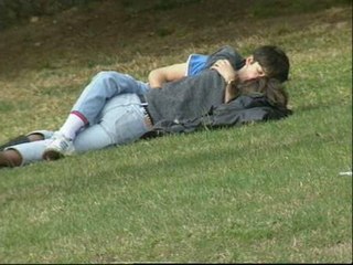 Más del 50% de las españolas sólo ha tenido una pareja sexual