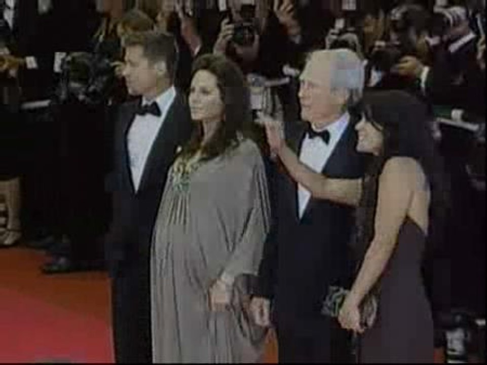 Eastwood, Angelina Jolie, Brad Pitt y Maradona se adueñan de Cannes