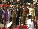 Los Reyes presiden en Zaragoza el desfile militar del Día Fuerzas Armadas