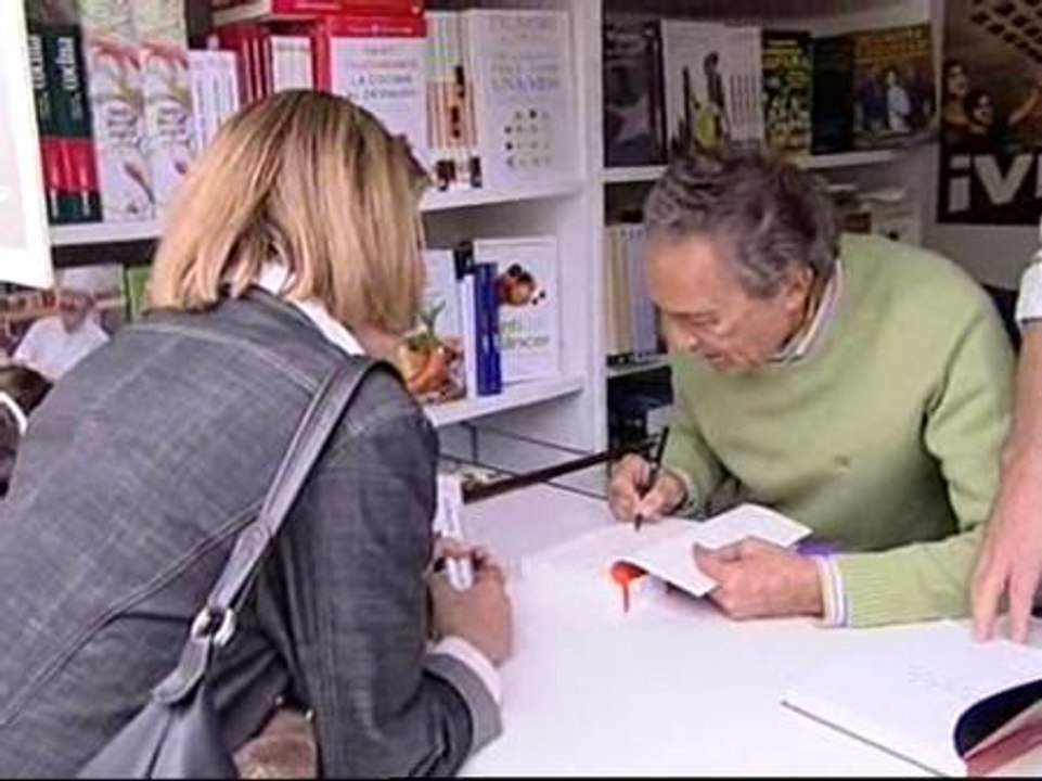 ¿Me firma su libro?