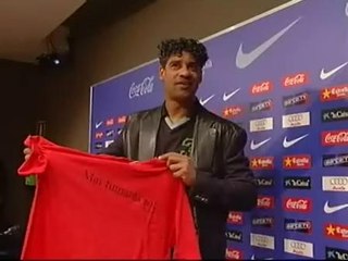 Rijkaard recibe el homenaje de la prensa