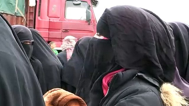 قاطنو مخيم الهول في سوريا يعانون من نقص الطعام والرعاية