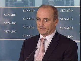 Sebastián ve "más razonable" la propuesta de subir un 11% la tarifa de la luz