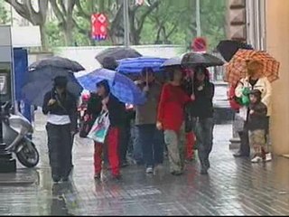 Cataluña continúa en alerta por el temporal de viento y lluvia