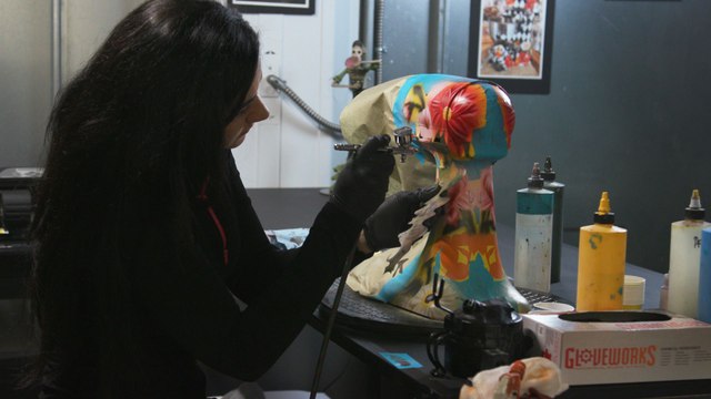 This Woman Custom-Paints KitchenAid Stand Mixers, And BRB Hiring Her Now