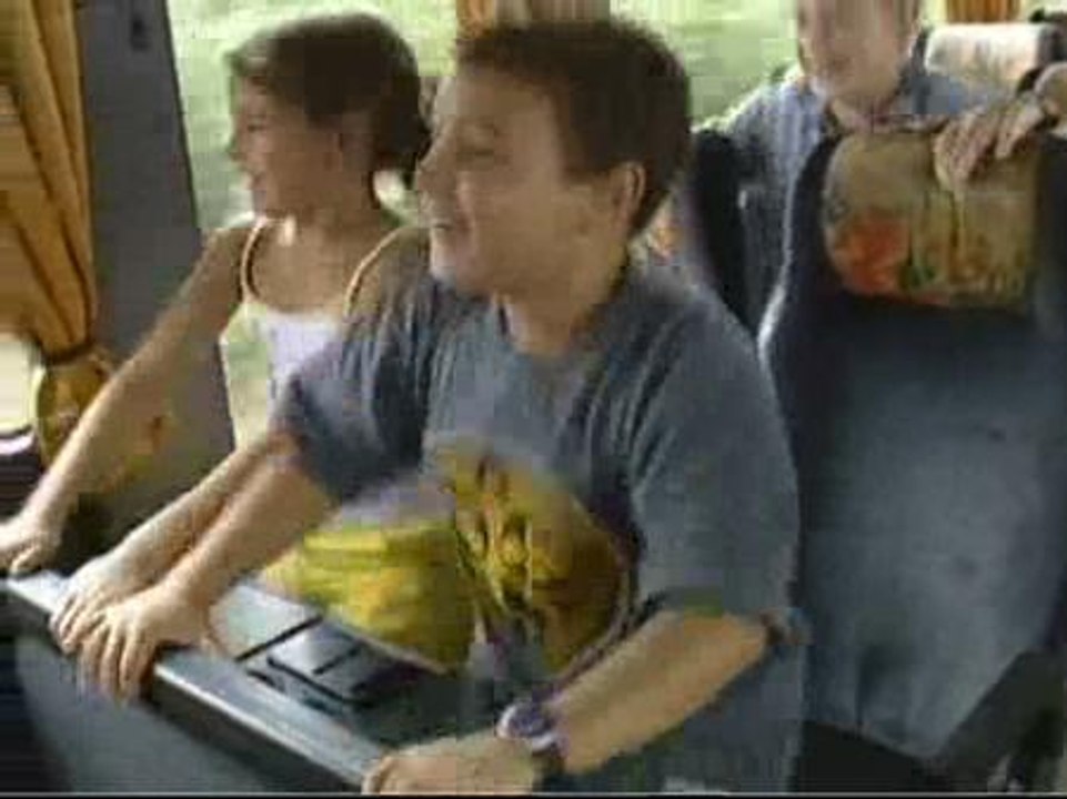 Uno de cada tres niños viaja sin cinturón de seguridad en el autocar