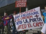 Aficionados culés piden la dimisión del Laporta antes del Barça-Valencia