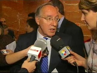 Pizarro confía en que a Zaplana le irá "muy bien" en su nueva etapa